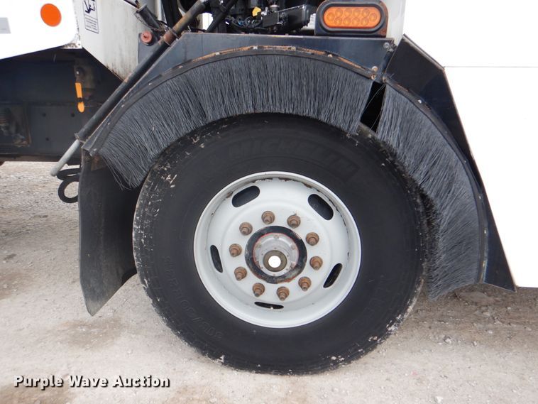 image for item HX9170 2007 Crane Carrier Low Entry  refuse truck