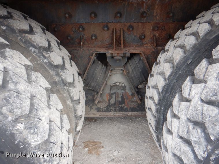 image for item HX9170 2007 Crane Carrier Low Entry  refuse truck