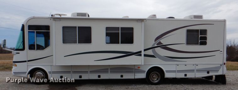 image for item HX9174 2002 Trail Lite Condor  RV