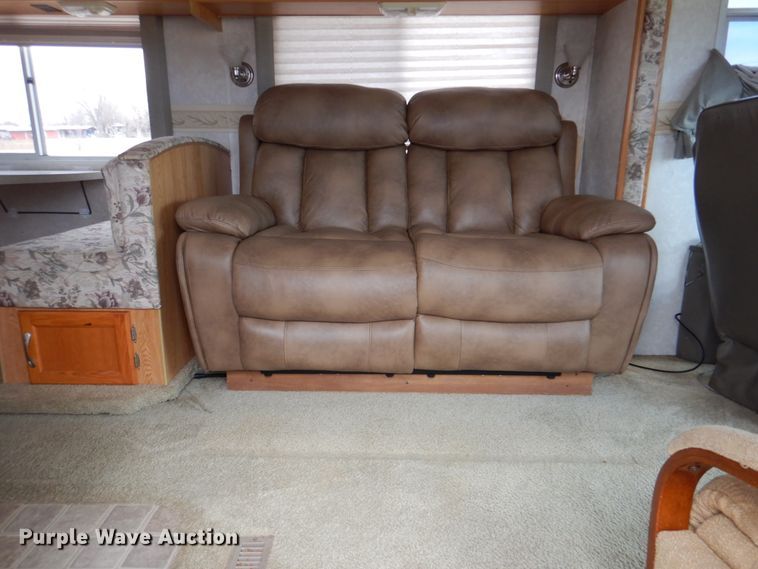 image for item HX9174 2002 Trail Lite Condor  RV