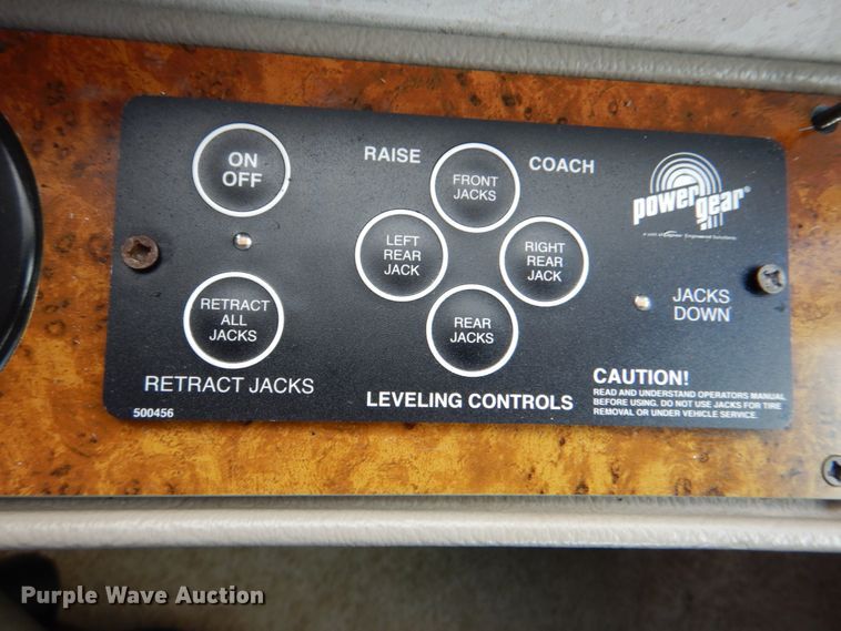 image for item HX9174 2002 Trail Lite Condor  RV