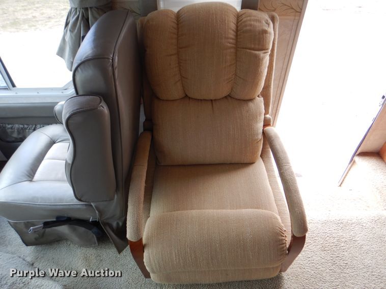 image for item HX9174 2002 Trail Lite Condor  RV