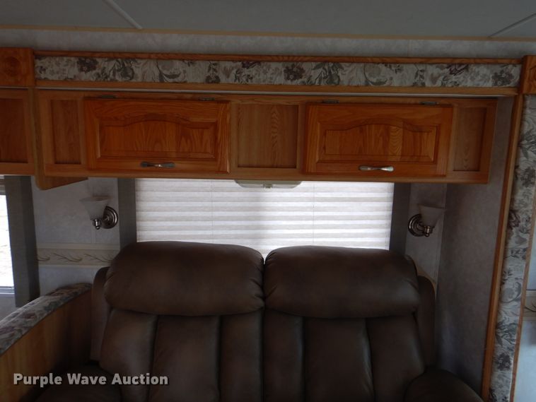 image for item HX9174 2002 Trail Lite Condor  RV