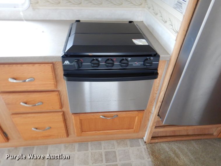 image for item HX9174 2002 Trail Lite Condor  RV