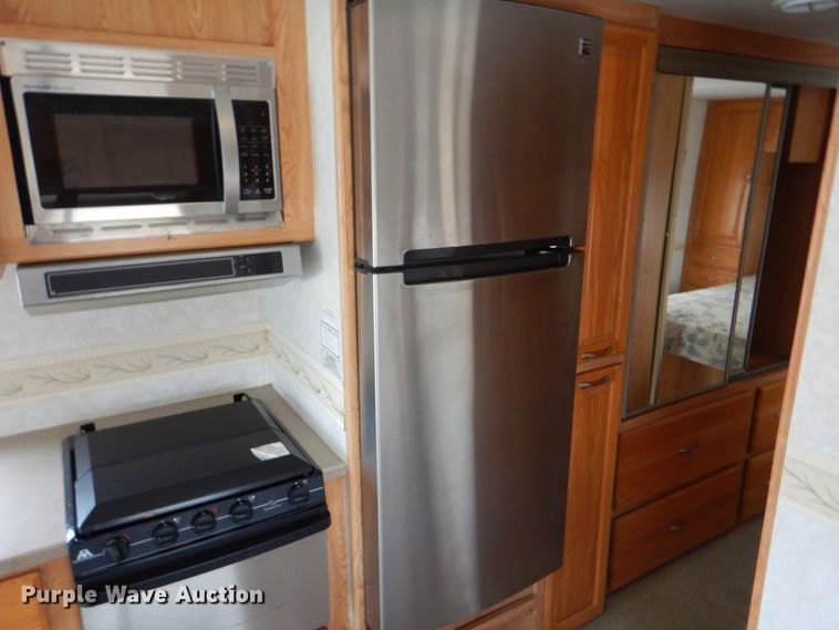 image for item HX9174 2002 Trail Lite Condor  RV