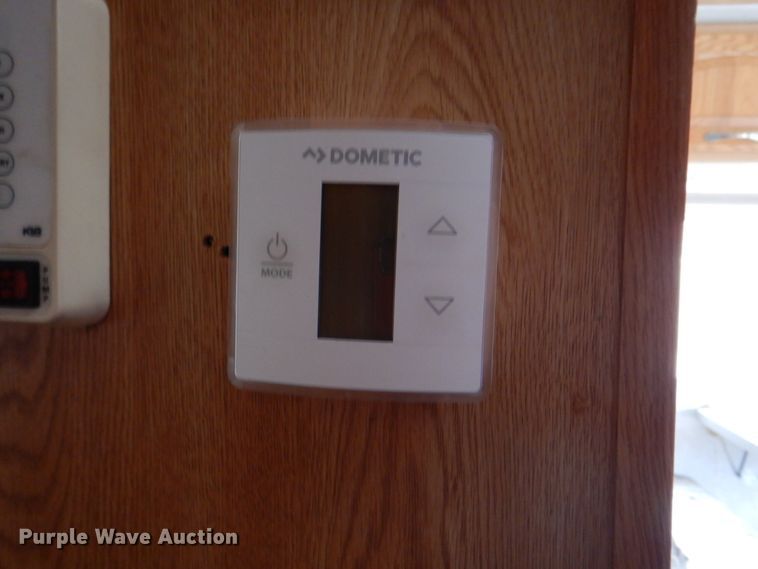 image for item HX9174 2002 Trail Lite Condor  RV