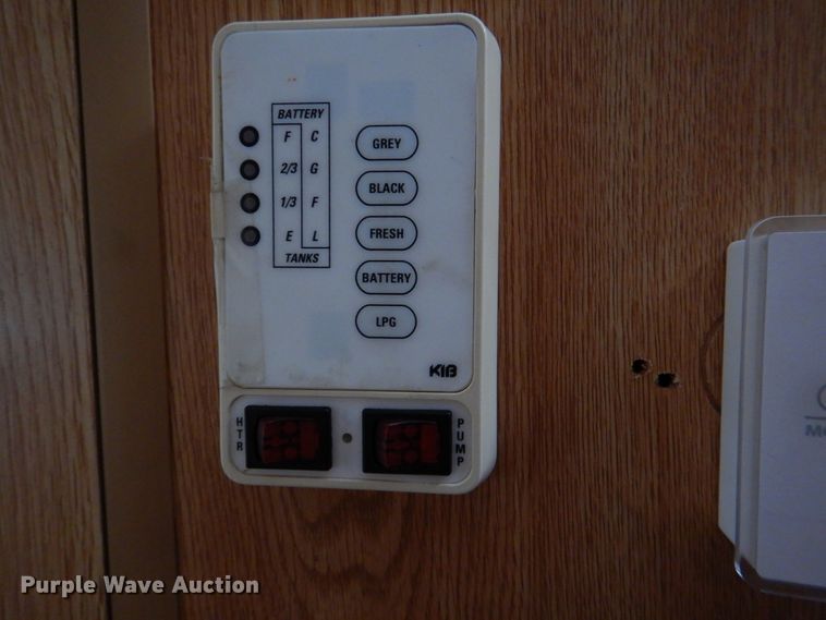 image for item HX9174 2002 Trail Lite Condor  RV