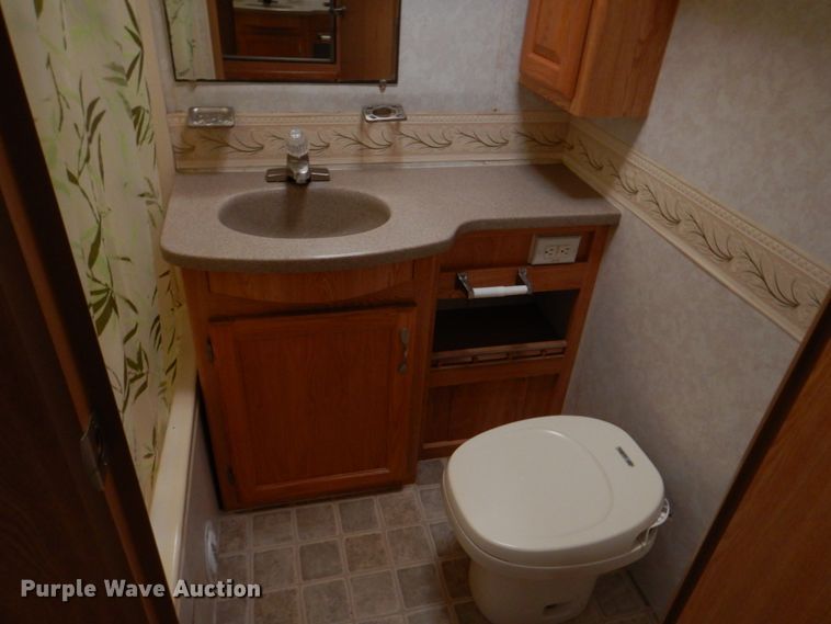 image for item HX9174 2002 Trail Lite Condor  RV