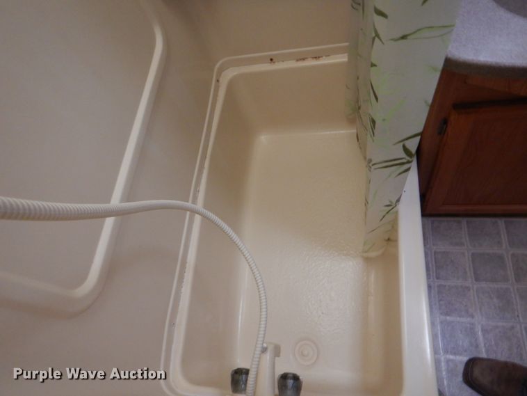 image for item HX9174 2002 Trail Lite Condor  RV