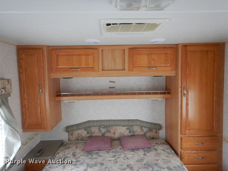 image for item HX9174 2002 Trail Lite Condor  RV