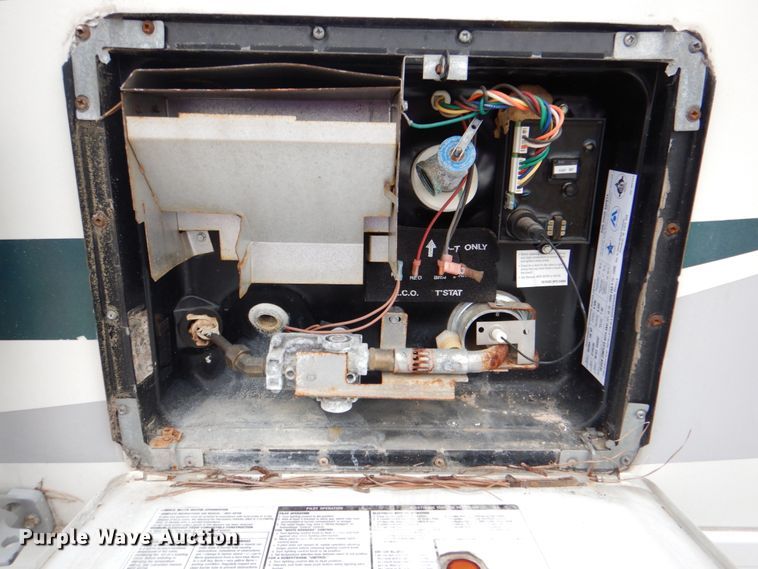 image for item HX9174 2002 Trail Lite Condor  RV