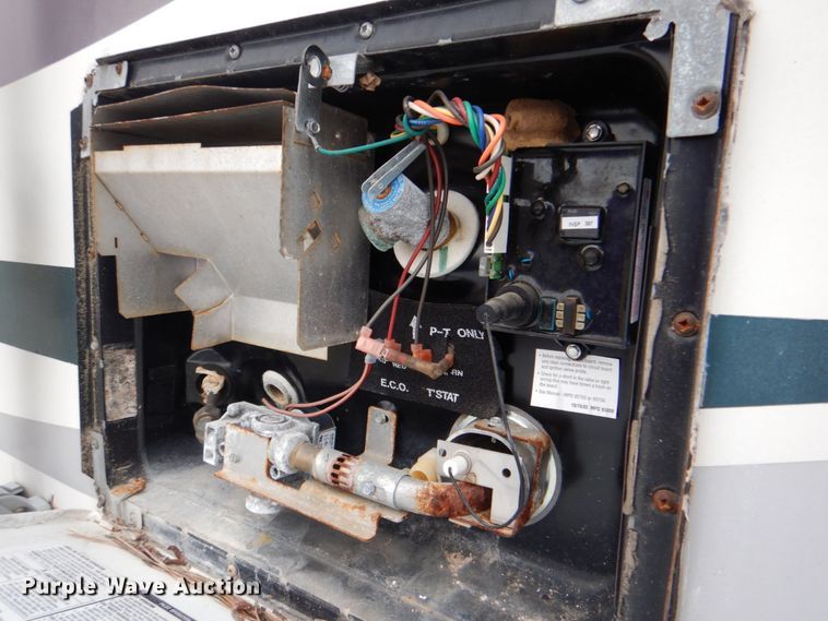 image for item HX9174 2002 Trail Lite Condor  RV