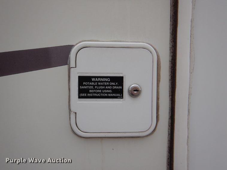 image for item HX9174 2002 Trail Lite Condor  RV