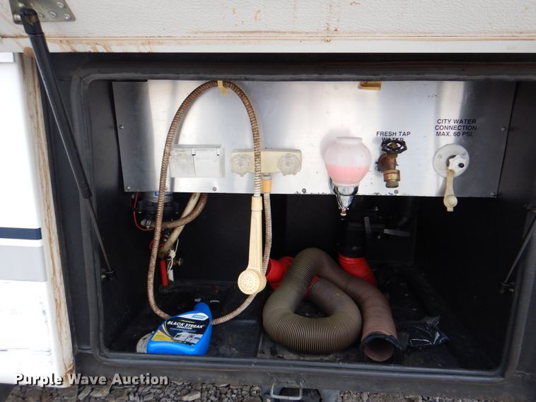 image for item HX9174 2002 Trail Lite Condor  RV