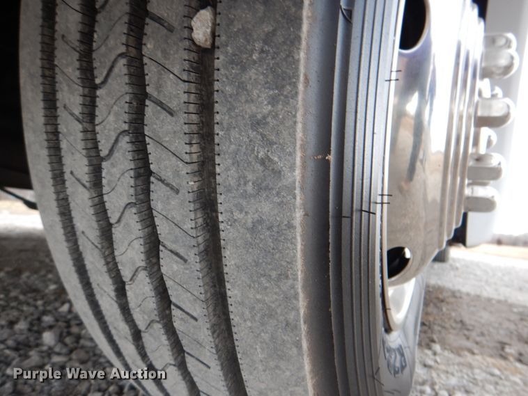 image for item HX9174 2002 Trail Lite Condor  RV