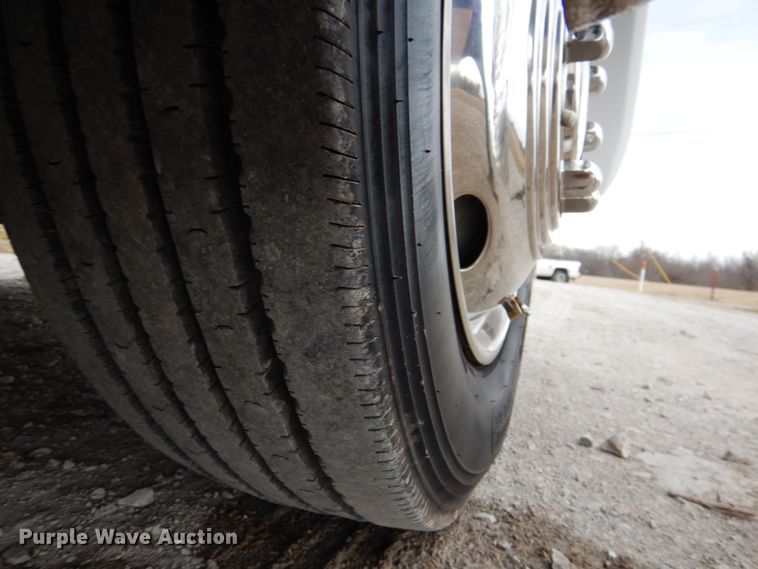 image for item HX9174 2002 Trail Lite Condor  RV