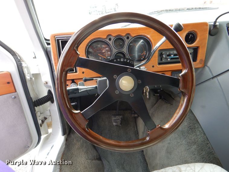 image for item HX9179 1990 GMC Vandura  van