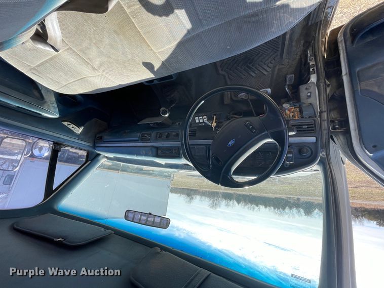 image for item HX9832 1995 Ford F450 Super Duty  rollback truck