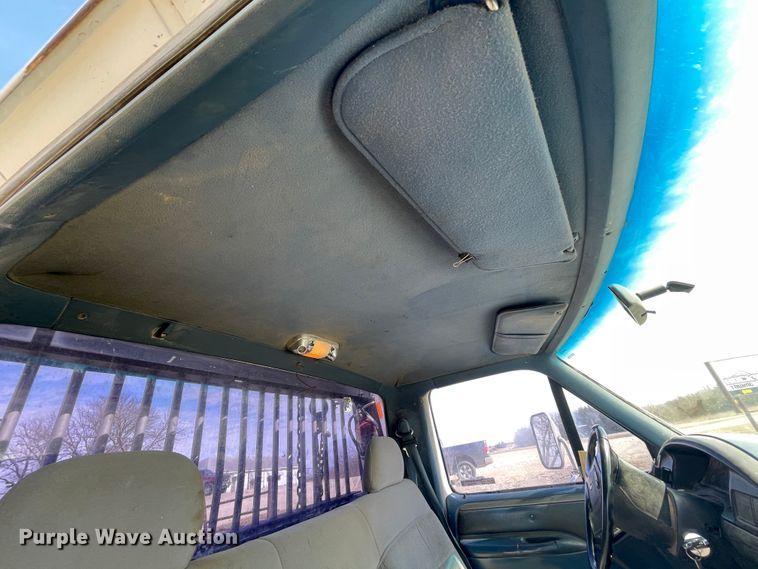 image for item HX9832 1995 Ford F450 Super Duty  rollback truck