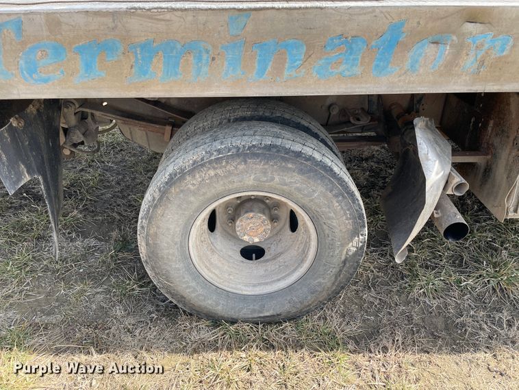 image for item HX9832 1995 Ford F450 Super Duty  rollback truck