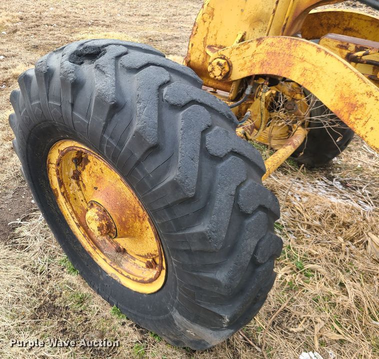 image for item IA9286 Huber Warco 10DG  rigid frame motor grader