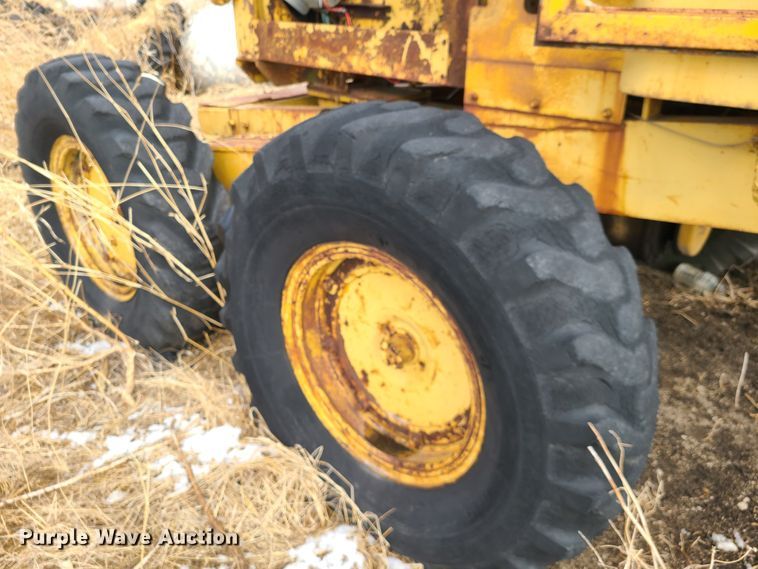 image for item IA9286 Huber Warco 10DG  rigid frame motor grader