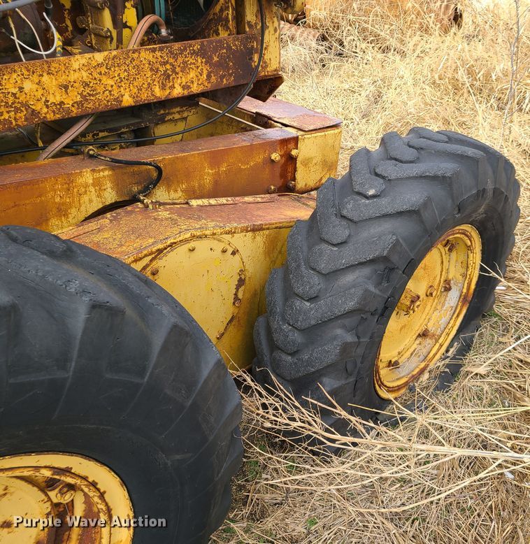 image for item IA9286 Huber Warco 10DG  rigid frame motor grader