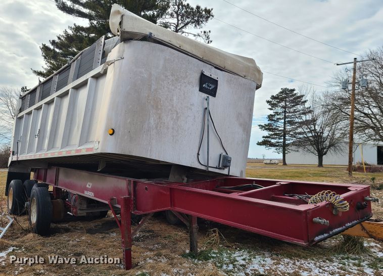 image for item IA9288 2006 Warren WRDT2430 end dump trailer