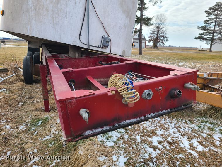 image for item IA9288 2006 Warren WRDT2430 end dump trailer