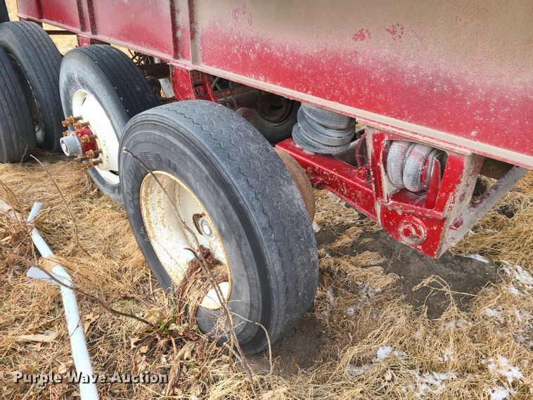 image for item IA9288 2006 Warren WRDT2430 end dump trailer