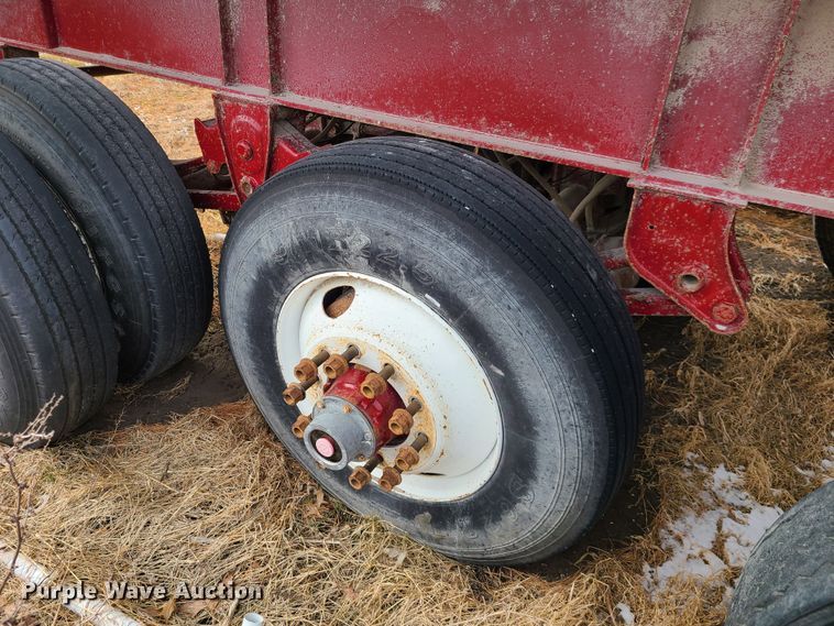 image for item IA9288 2006 Warren WRDT2430 end dump trailer