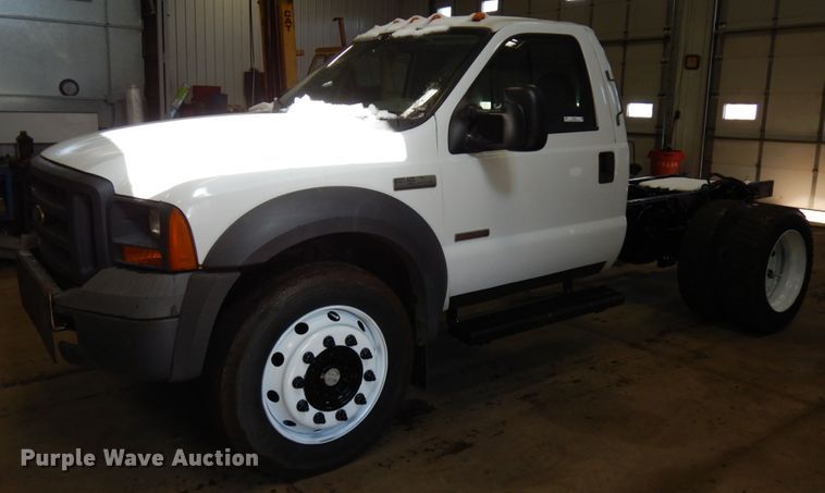 image for item IA9416 2005 Ford F550  truck cab and chassis
