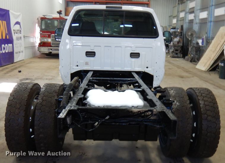 image for item IA9416 2005 Ford F550  truck cab and chassis