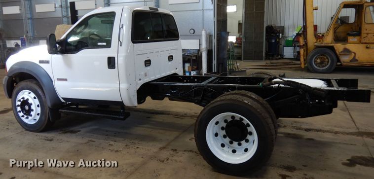 image for item IA9416 2005 Ford F550  truck cab and chassis
