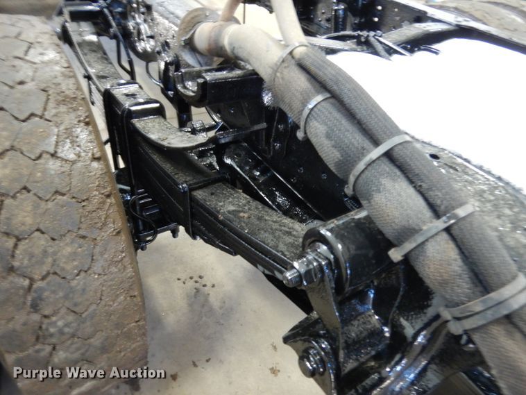 image for item IA9416 2005 Ford F550  truck cab and chassis