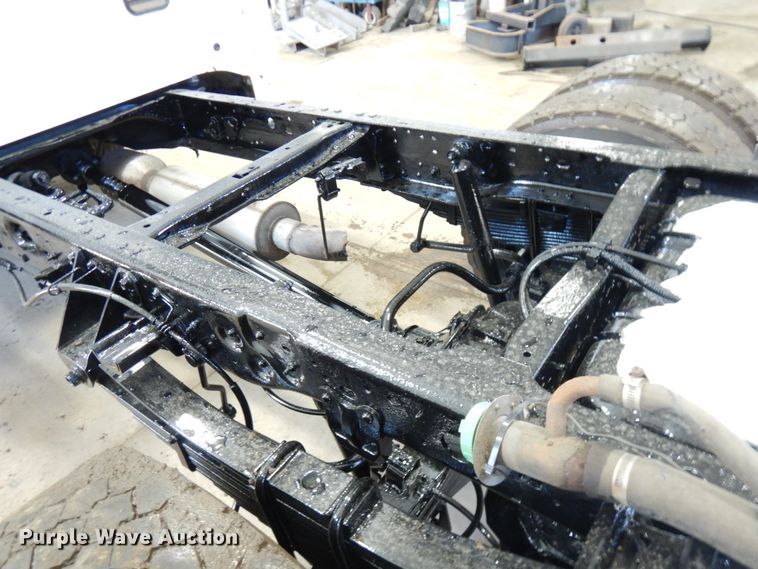 image for item IA9416 2005 Ford F550  truck cab and chassis