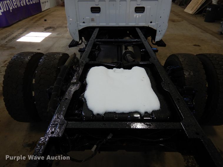 image for item IA9416 2005 Ford F550  truck cab and chassis