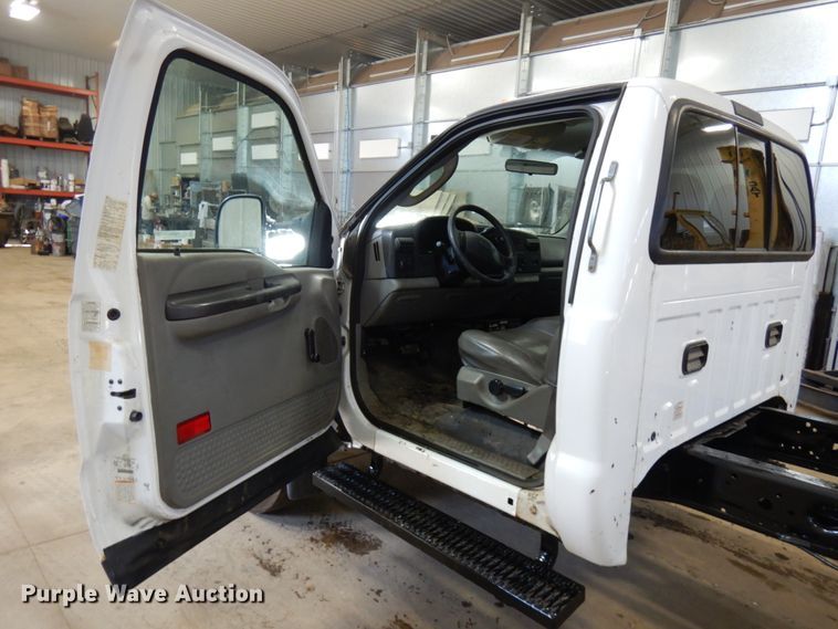 image for item IA9416 2005 Ford F550  truck cab and chassis