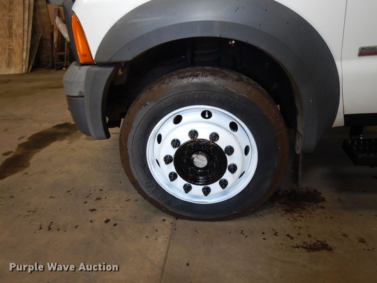 image for item IA9416 2005 Ford F550  truck cab and chassis