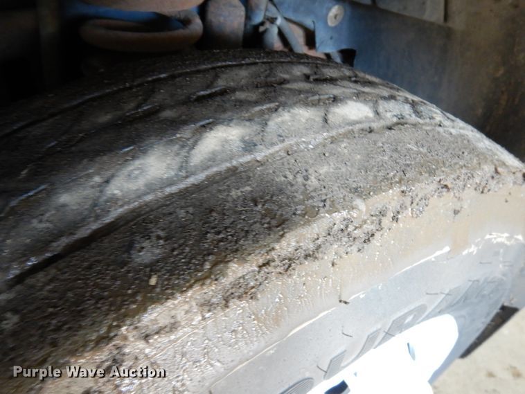 image for item IA9416 2005 Ford F550  truck cab and chassis