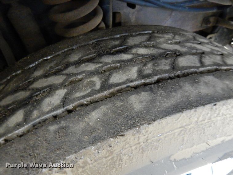 image for item IA9416 2005 Ford F550  truck cab and chassis