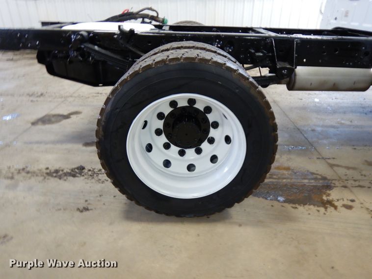 image for item IA9416 2005 Ford F550  truck cab and chassis