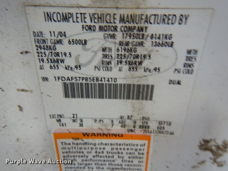 image for item IA9416 2005 Ford F550  truck cab and chassis