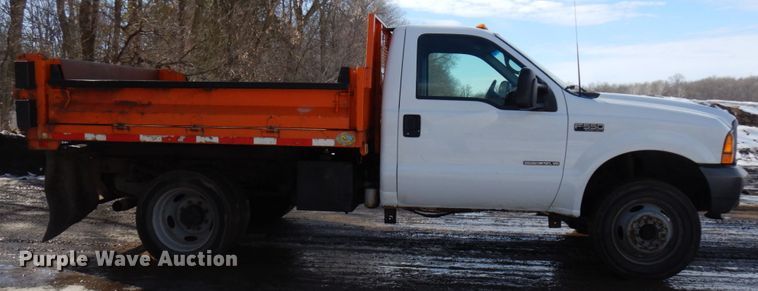 image for item IA9421 2001 Ford F550 Super Duty  dump truck