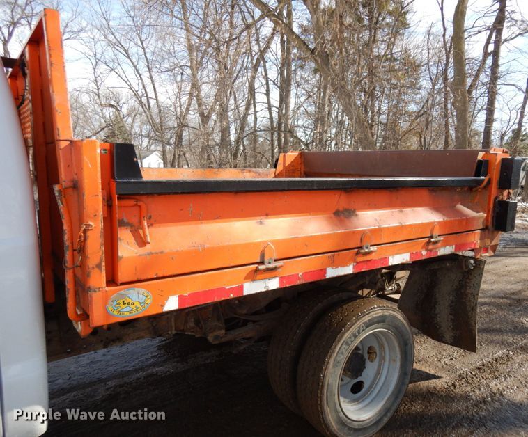 image for item IA9421 2001 Ford F550 Super Duty  dump truck