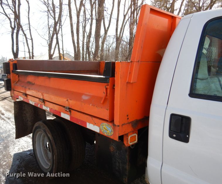 image for item IA9421 2001 Ford F550 Super Duty  dump truck