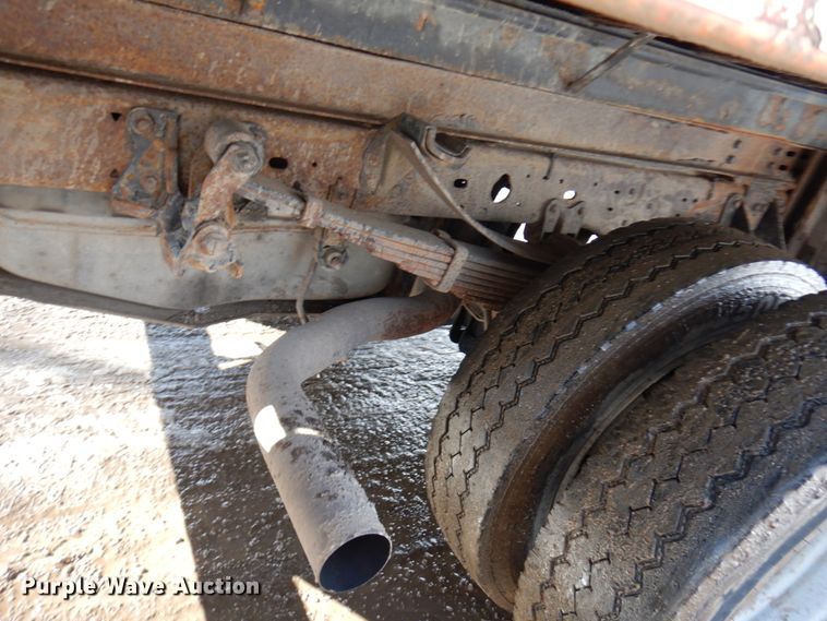 image for item IA9421 2001 Ford F550 Super Duty  dump truck