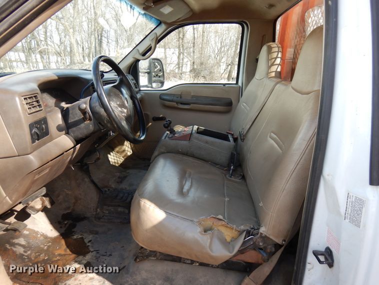 image for item IA9421 2001 Ford F550 Super Duty  dump truck