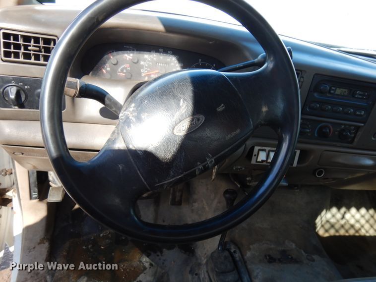 image for item IA9421 2001 Ford F550 Super Duty  dump truck