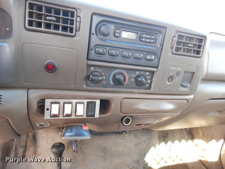 image for item IA9421 2001 Ford F550 Super Duty  dump truck